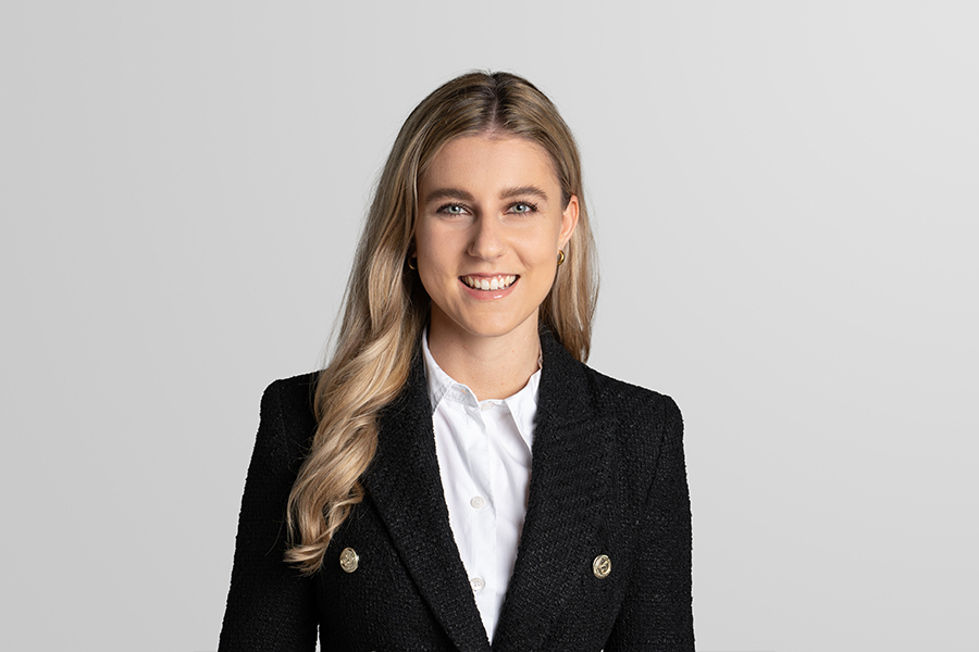 Portrait Mara Junker klein